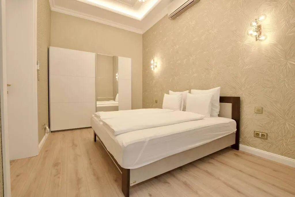 Premium Apartment By Hi5 - 2 Bedroom In The Center Budapest 0*,
